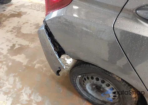 2017 Honda Fit Lx z USA, uszkodzony, nr VIN JHMGK5H53HS007111